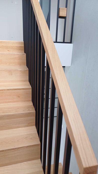 schody na konstrukcji , metalowe ,dywanowe , ażurowe  loft  wewnętrzne