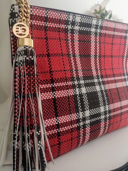 clutch  de mão ou tiracolo