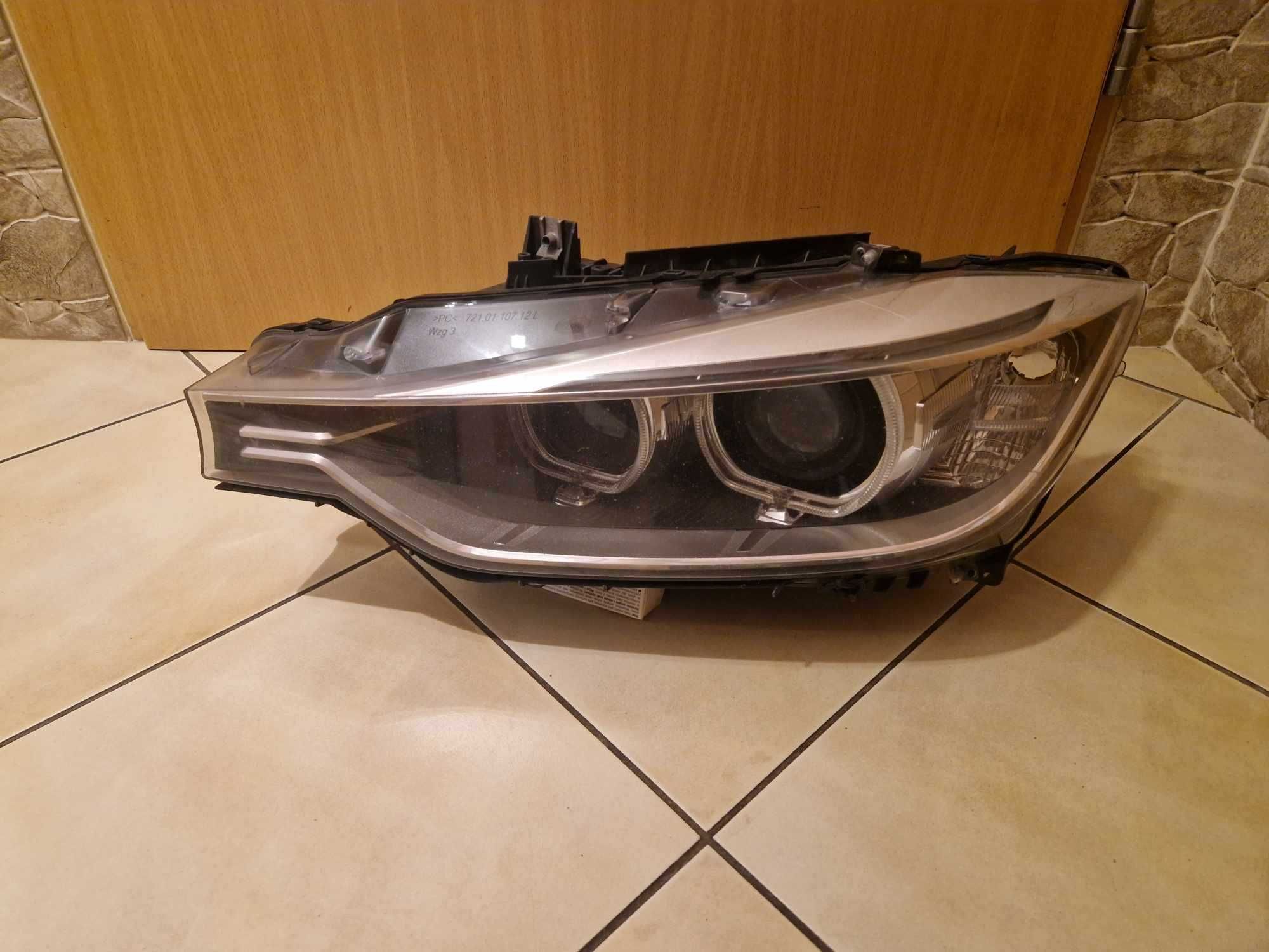 Lampa xenon Bmw f30 F31 Europa bardzo ładna