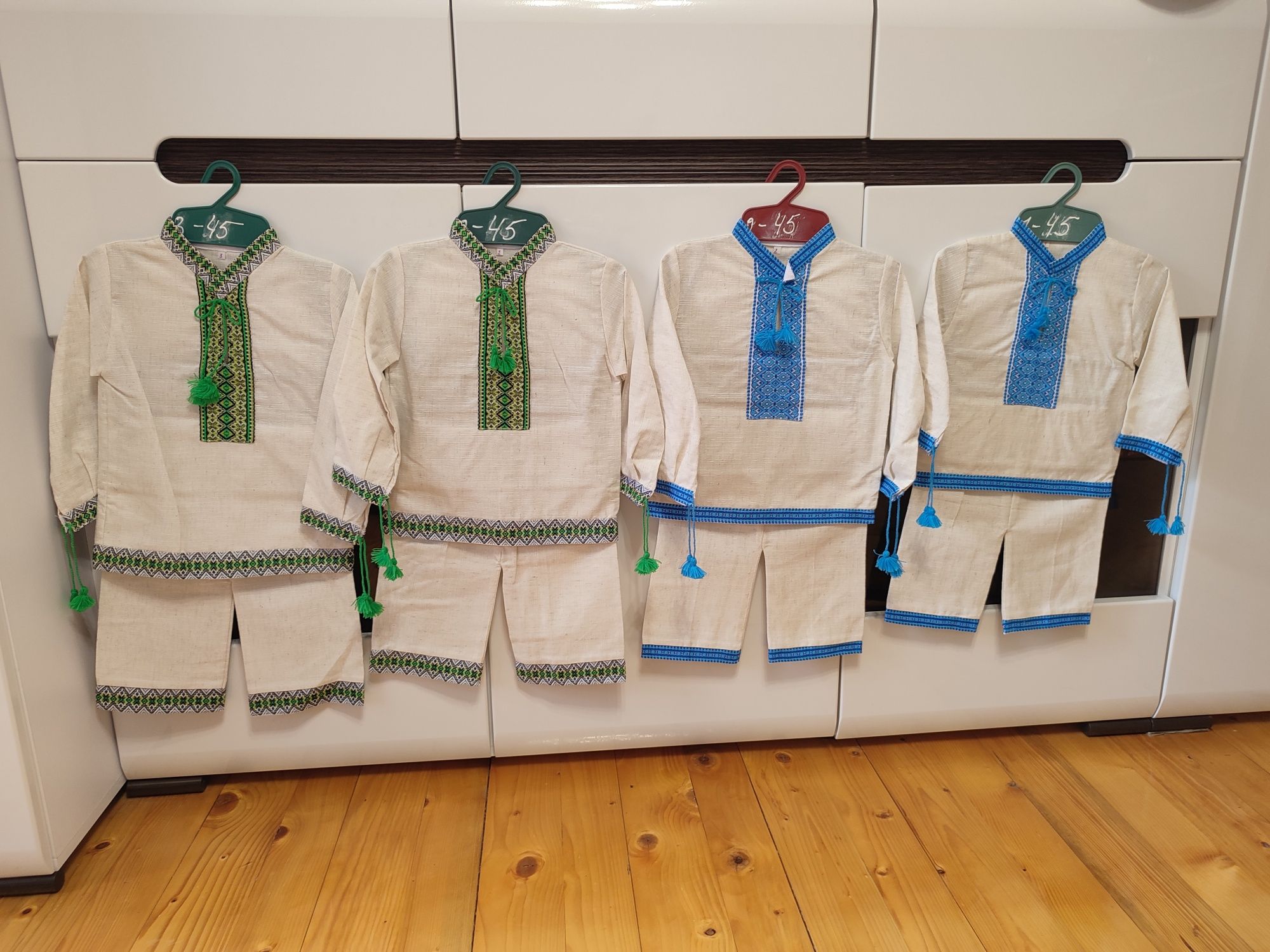 Розпродаж до 1 вересня, вишиванки.