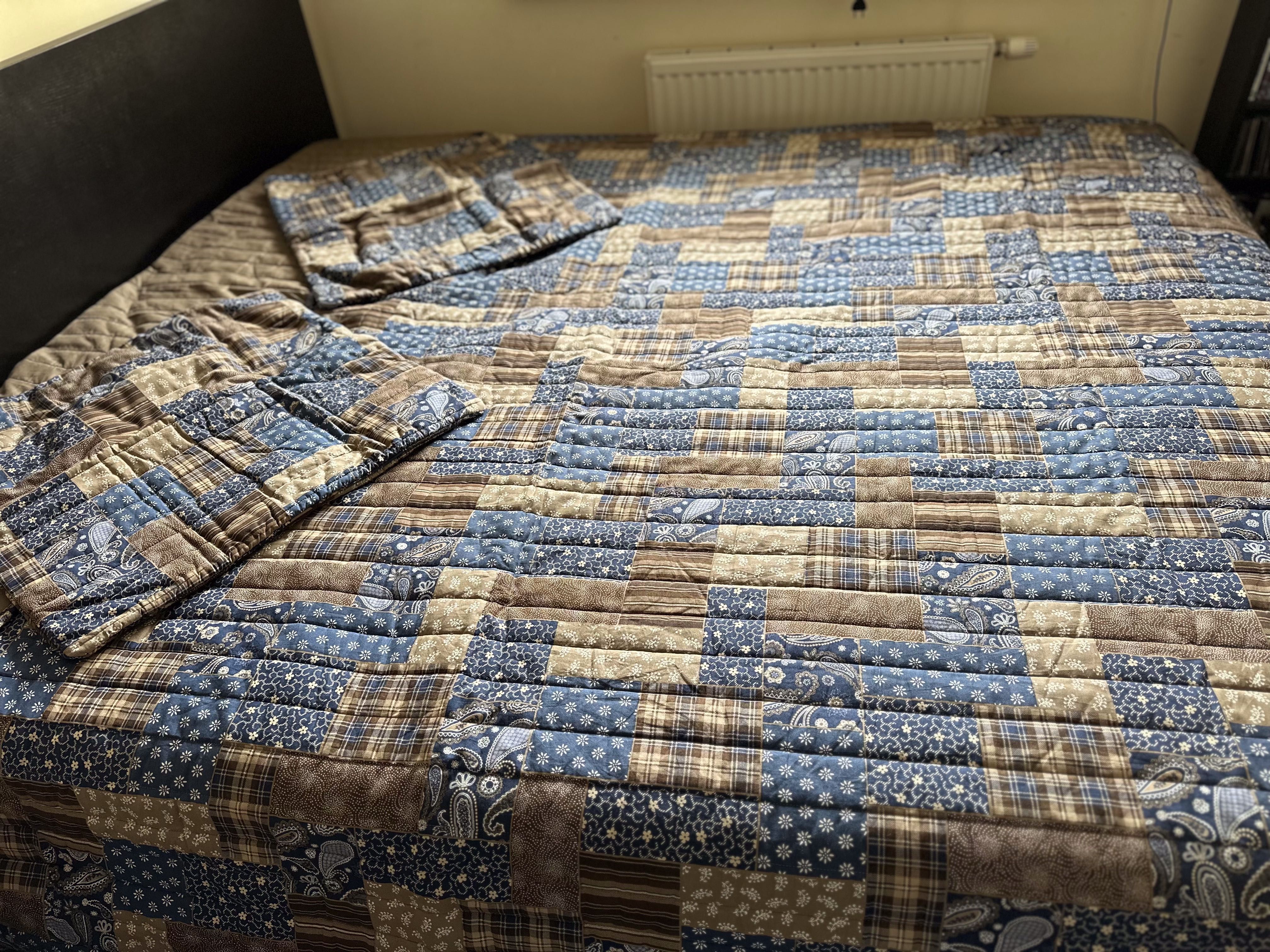 Duża, dwustronna narzuta (260x280) + 2 poszewki na łóżko (IKEA FRÄKEN)