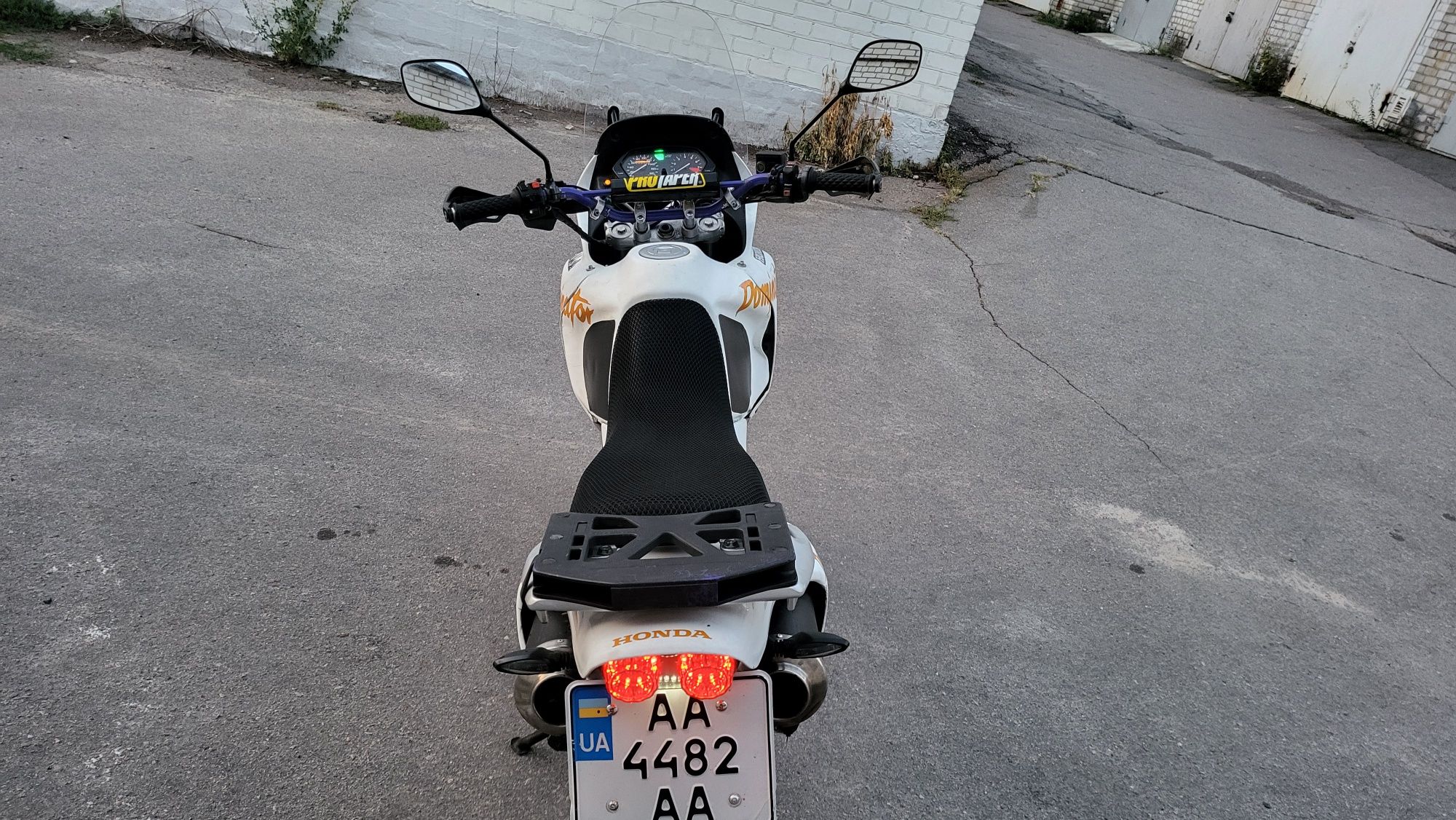 Honda NX650 Dominator