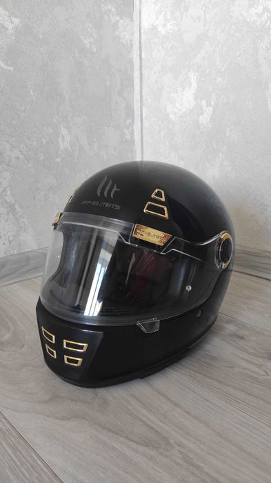 Мотошолом MT Jarama Solid gloss Black