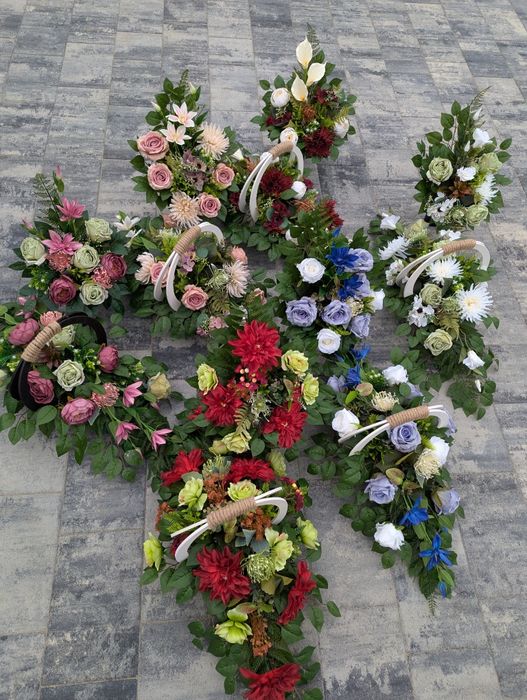 Kompozycje na cmentarz, kwiaty sztuczne, komplet na pomnik, wiązanka