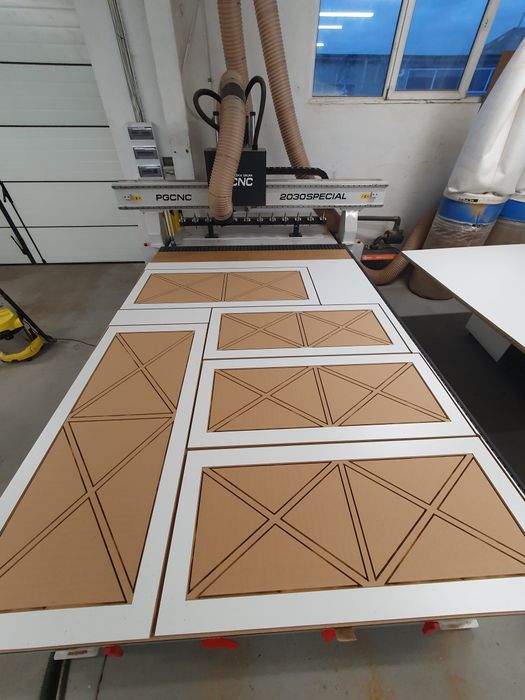 Cięcie I oklejanie płyt meblowych