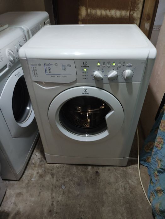 Продам стиральную машину Indesit 5 кг