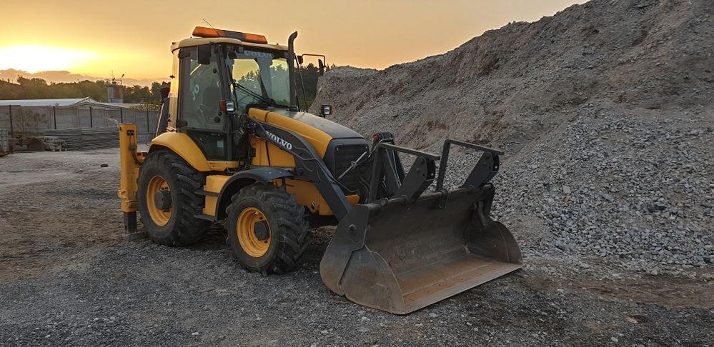 Prace ziemne,usługi koparko-ładowarką volvobl71 Jcb4cx rotolit,koparka