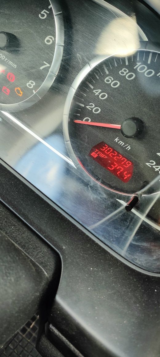 Sprzedam Mazdę 6 2.0. benzyna+ gaz+ hak. Opłaty i przegląd aktualne.