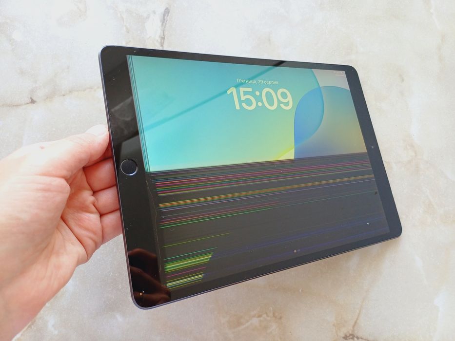 iPad Air 3 -го покоління. Під ремонт