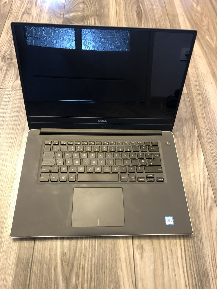 Dell Inspiron 7560 i5 16gb ram ssd 10pro