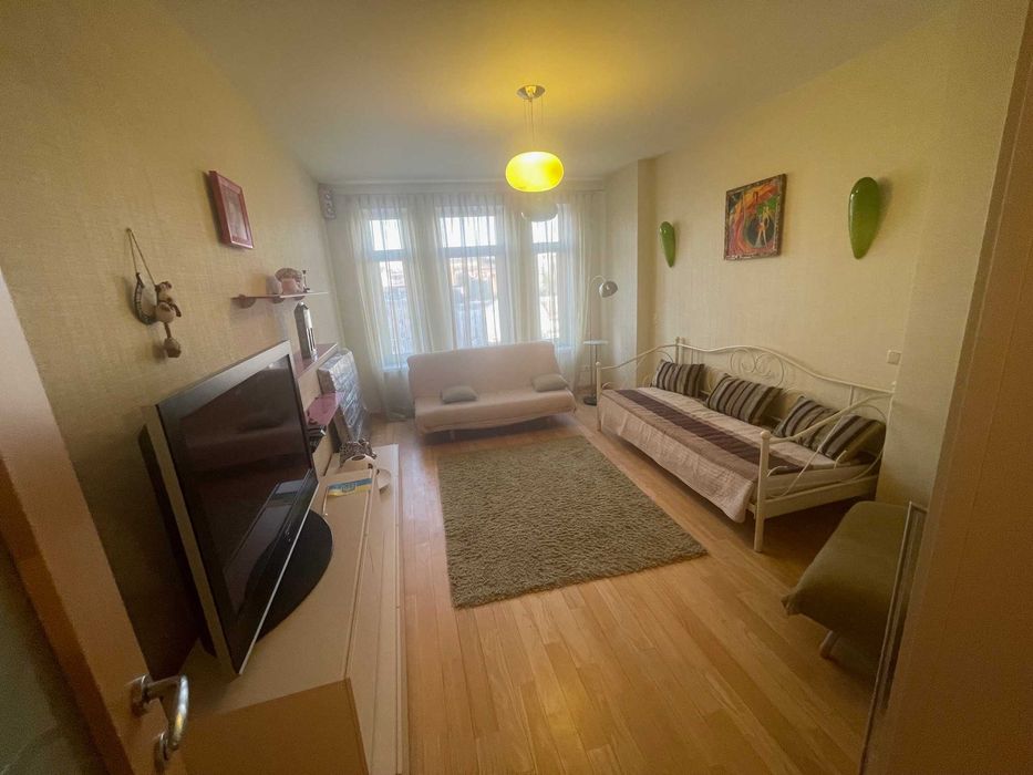 Рідкісна 4к на Паньківській 27/78 (3 спальні і кухня-вітальня)