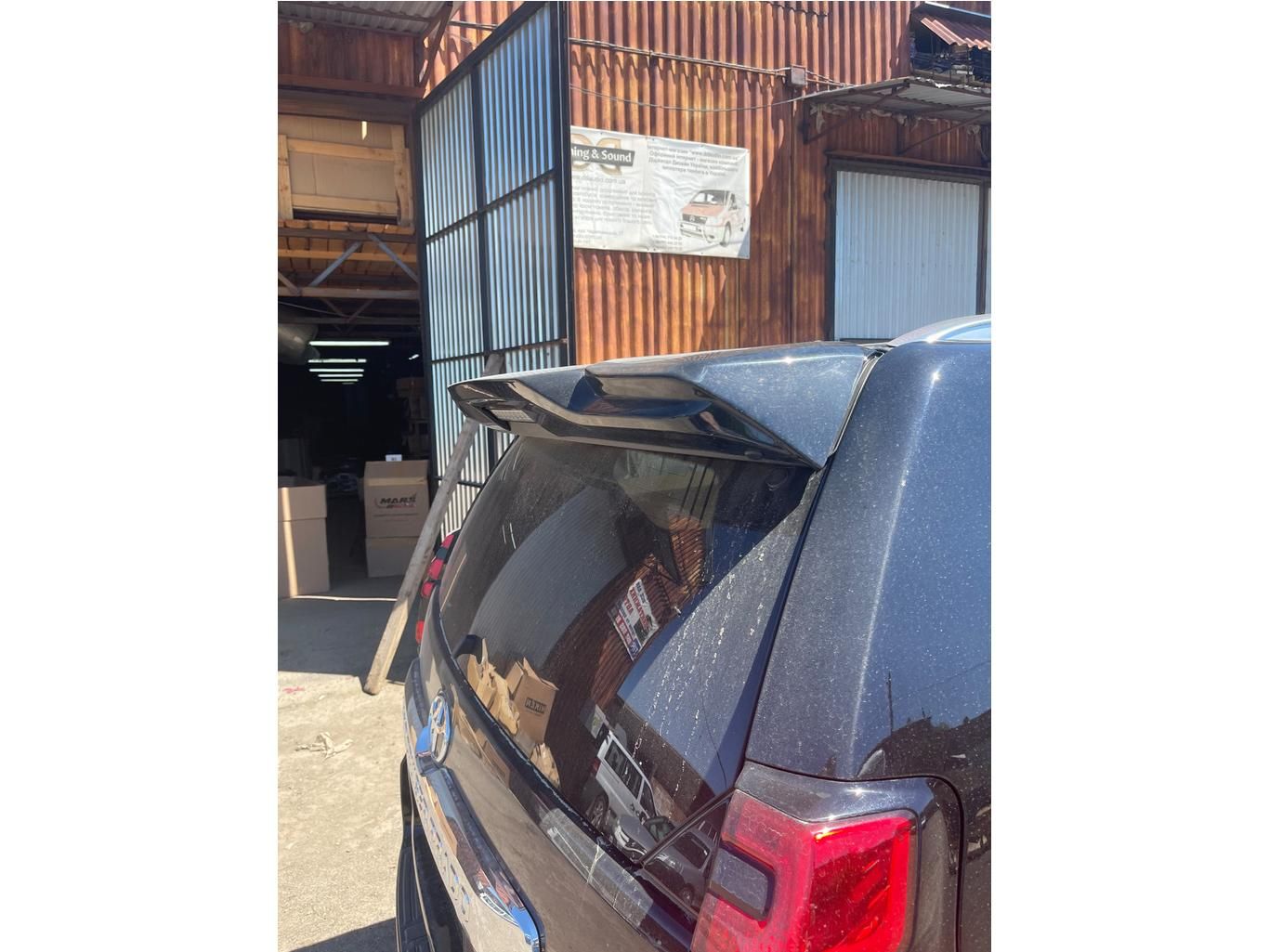 Toyota Land Cruiser Prado 150 Спойлер вставка поверх рідного спойлеру