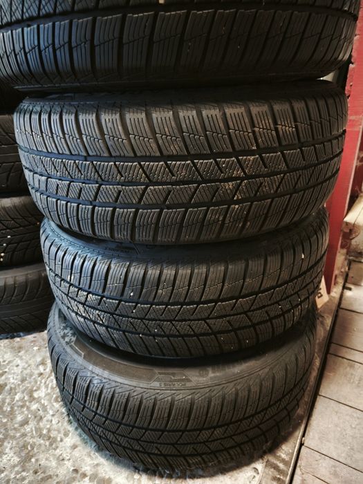 Opony zimowe 23r 215/55R17 8mm
