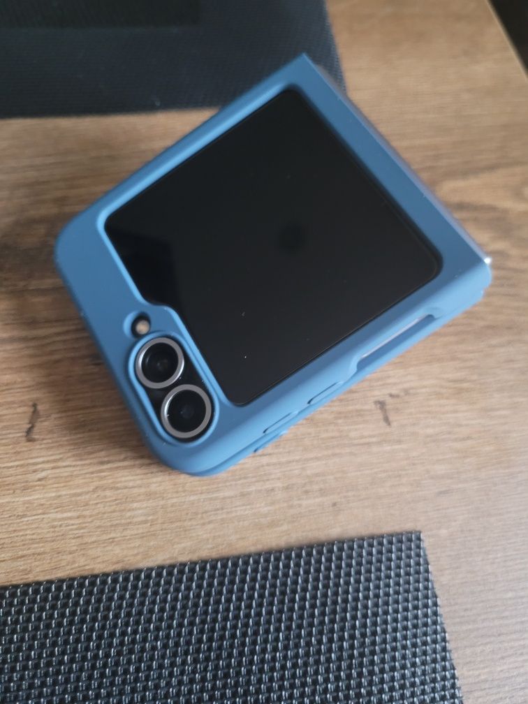 Etui do z flip 6 nowe