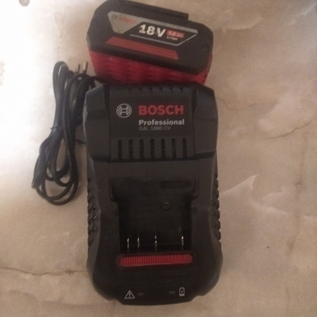 Akumulador, ładowarka firmy Bosch