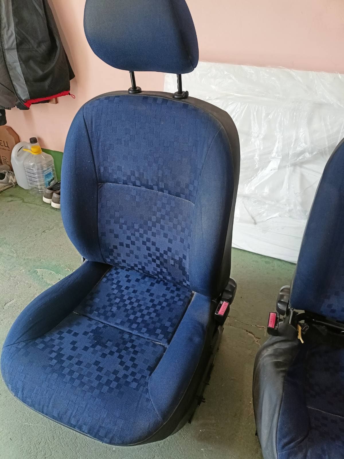 Автосидіння до пежо партнера б/у
