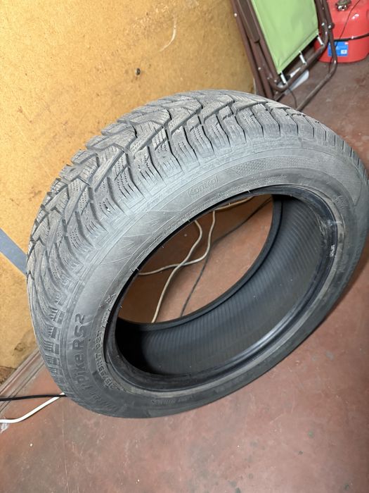 Зимова резина Hankook 215 55 17