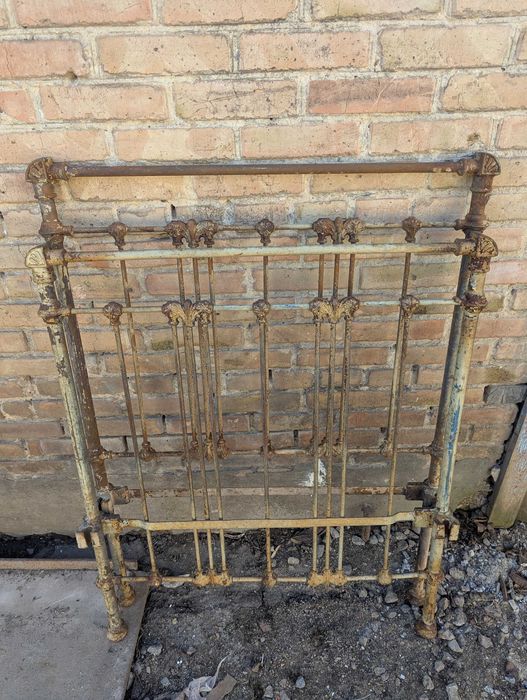 Кровать старинная ретро