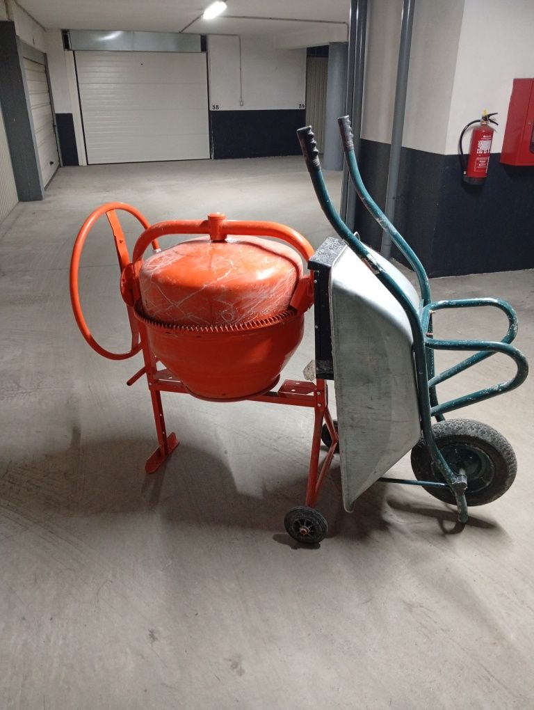 Betoneira 125 LT/700W carrinho de mão