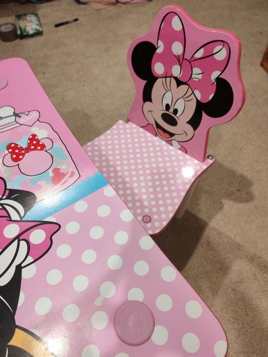 Stolik z krzesełkiem dla dziewczynki