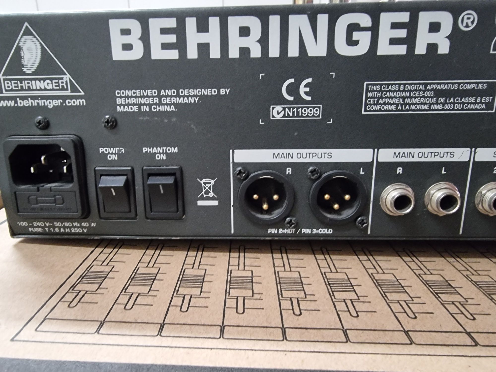 Mikser Behringer xenyx 1832 FX