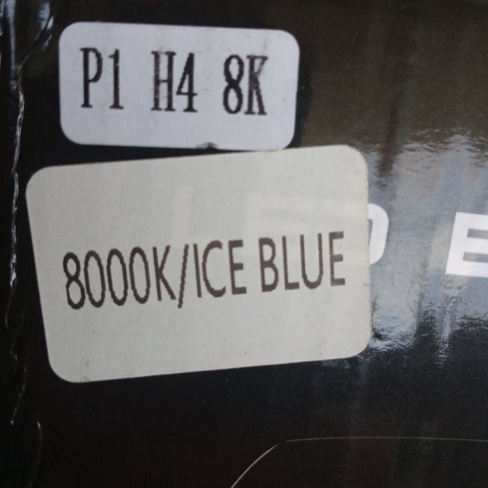 Лед лампочки н4 12вольт нові 8000кельвінів