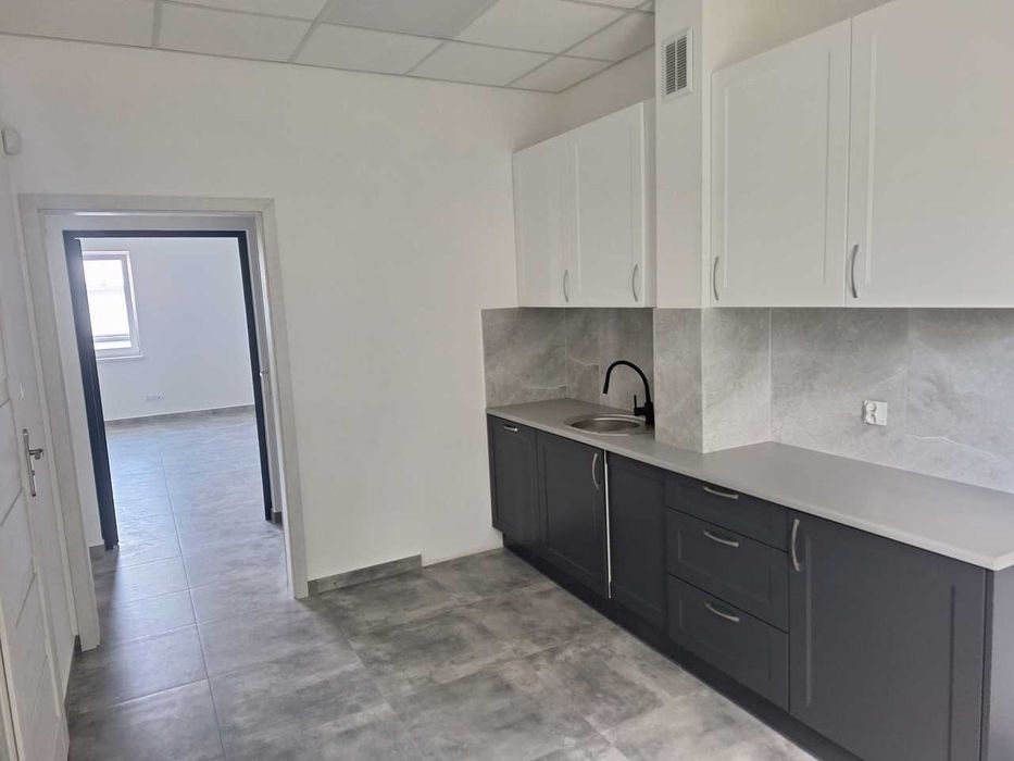 Hala magazynowa 640m2 + biuro 106m2 Ożarów Mazowiecki