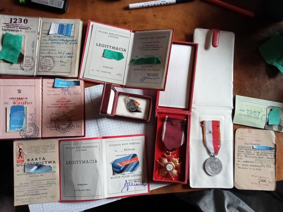 Stara odznaka odznaczenie Legitymacja 2RP i PRL Syrenka Warszawska odz