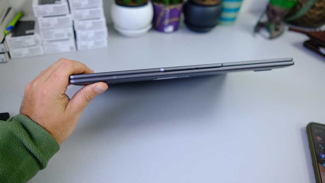 Lenovo Yoga 7 2-in-1 16IML9 Intel Core Ultra 7 155 16 ram 1tb ssd
16GB