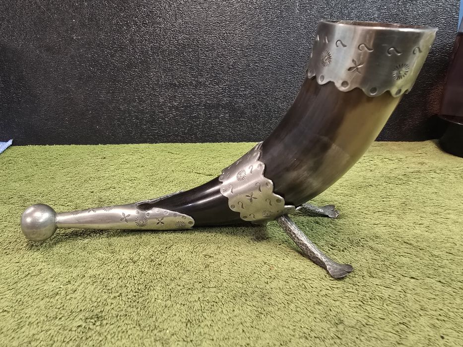 Róg bawoli zdobiony z Norwegii.