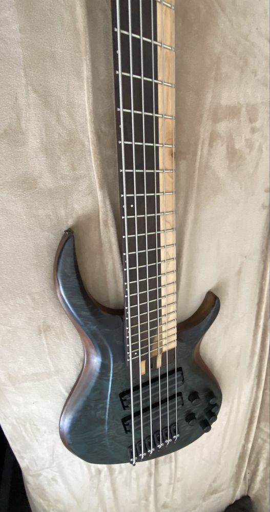 Sabre Viper 6 custom bas