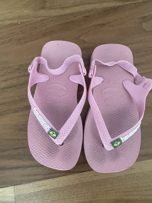 Chinelos de praia/piscina. Marca Havaianas.