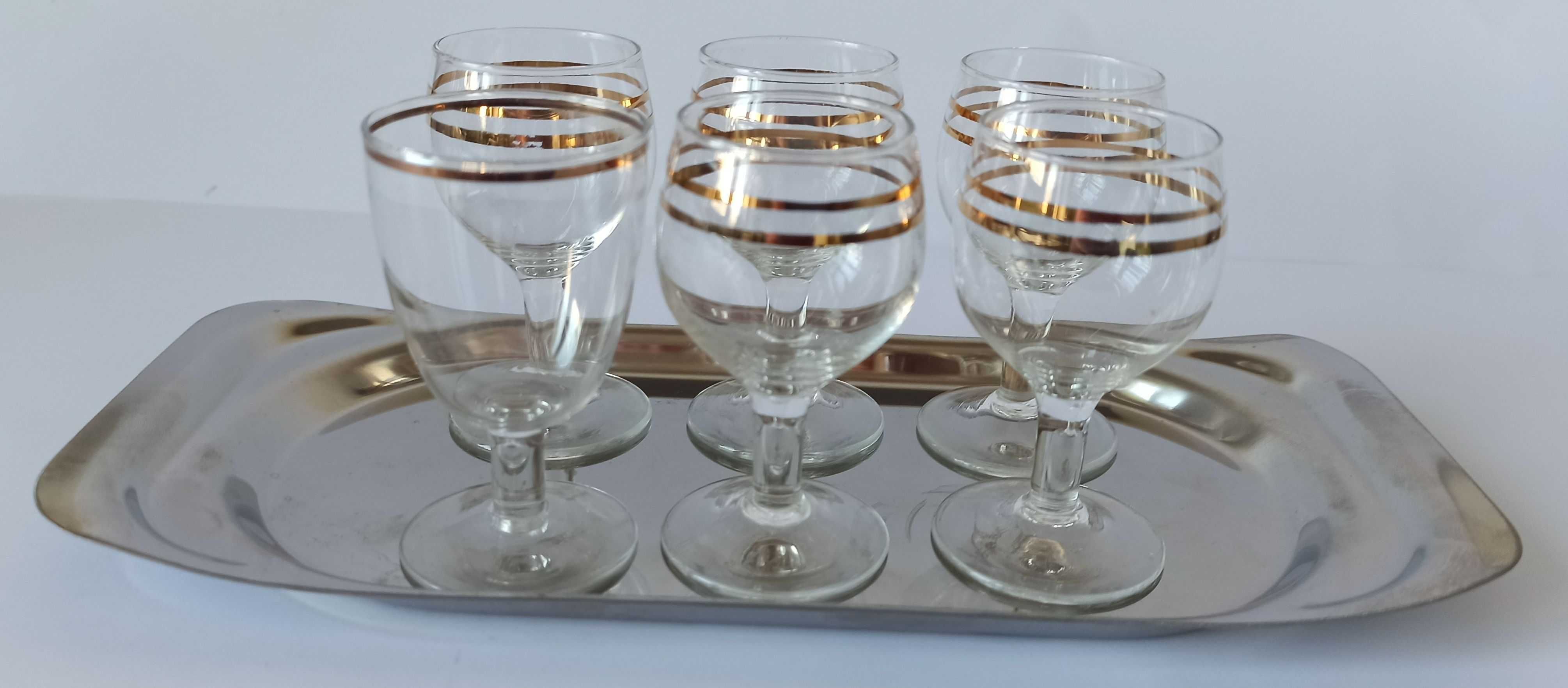 zestaw kieliszków 6 sztuk + metalowa tacka zestaw PRL