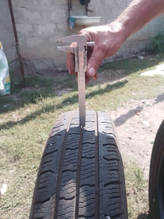 Продам резину 16R