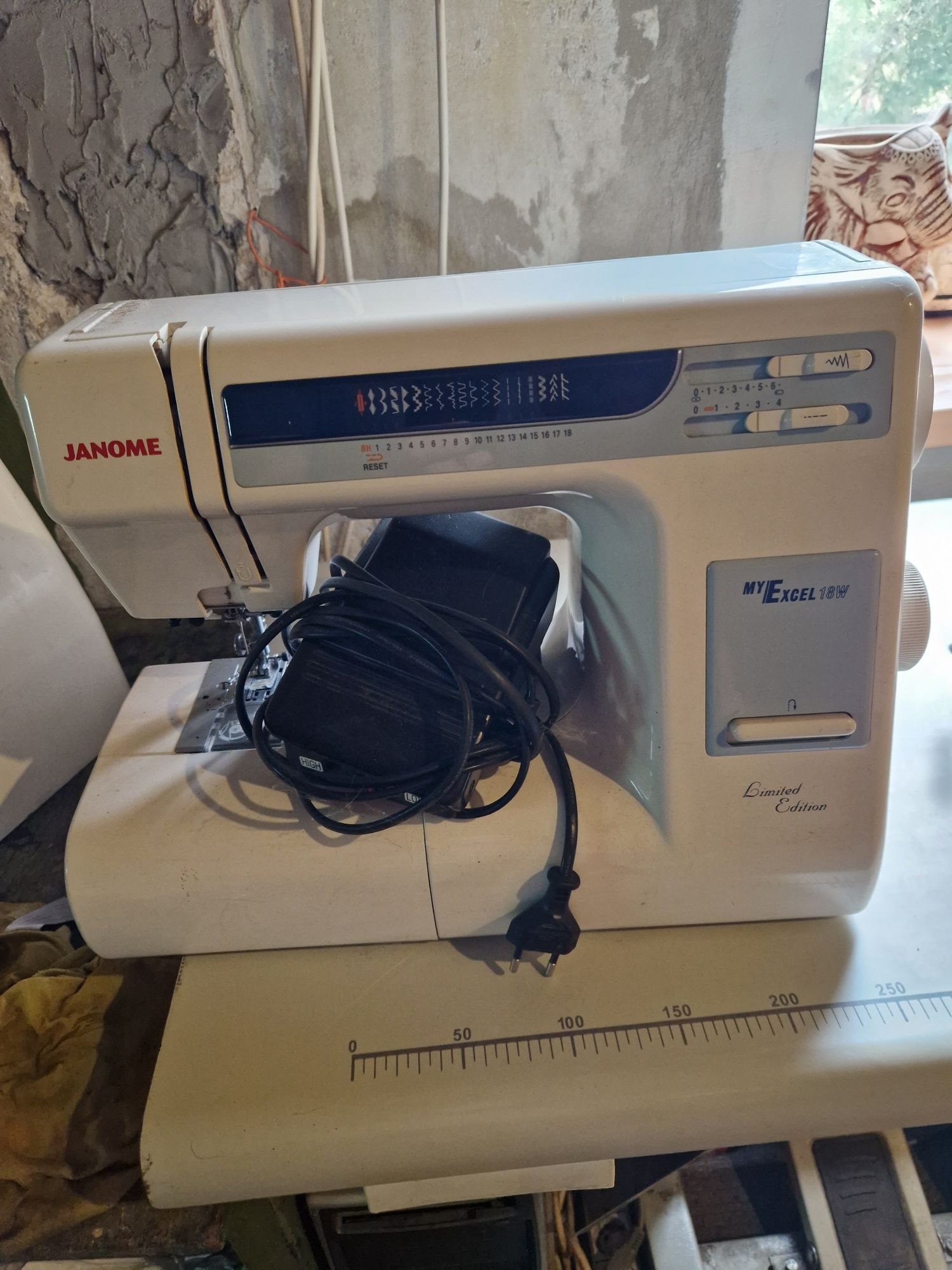 Продам Швейная машина JANOME My Excel 18W (1221) в новом состоянии