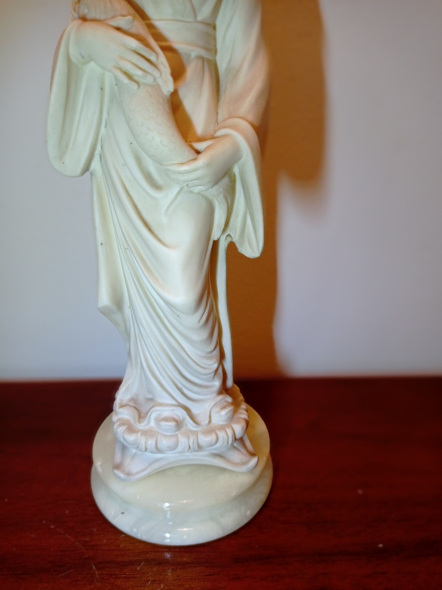 Figurka alabster, sygnowana Rzeźba Arnaldo Giannelli alabastrowa dama