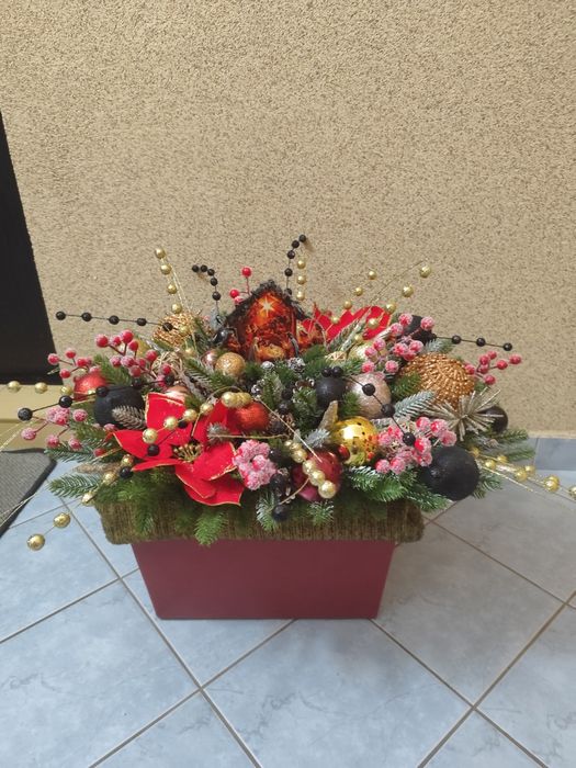 Duża dekoracja noworoczna na stół, komodę.