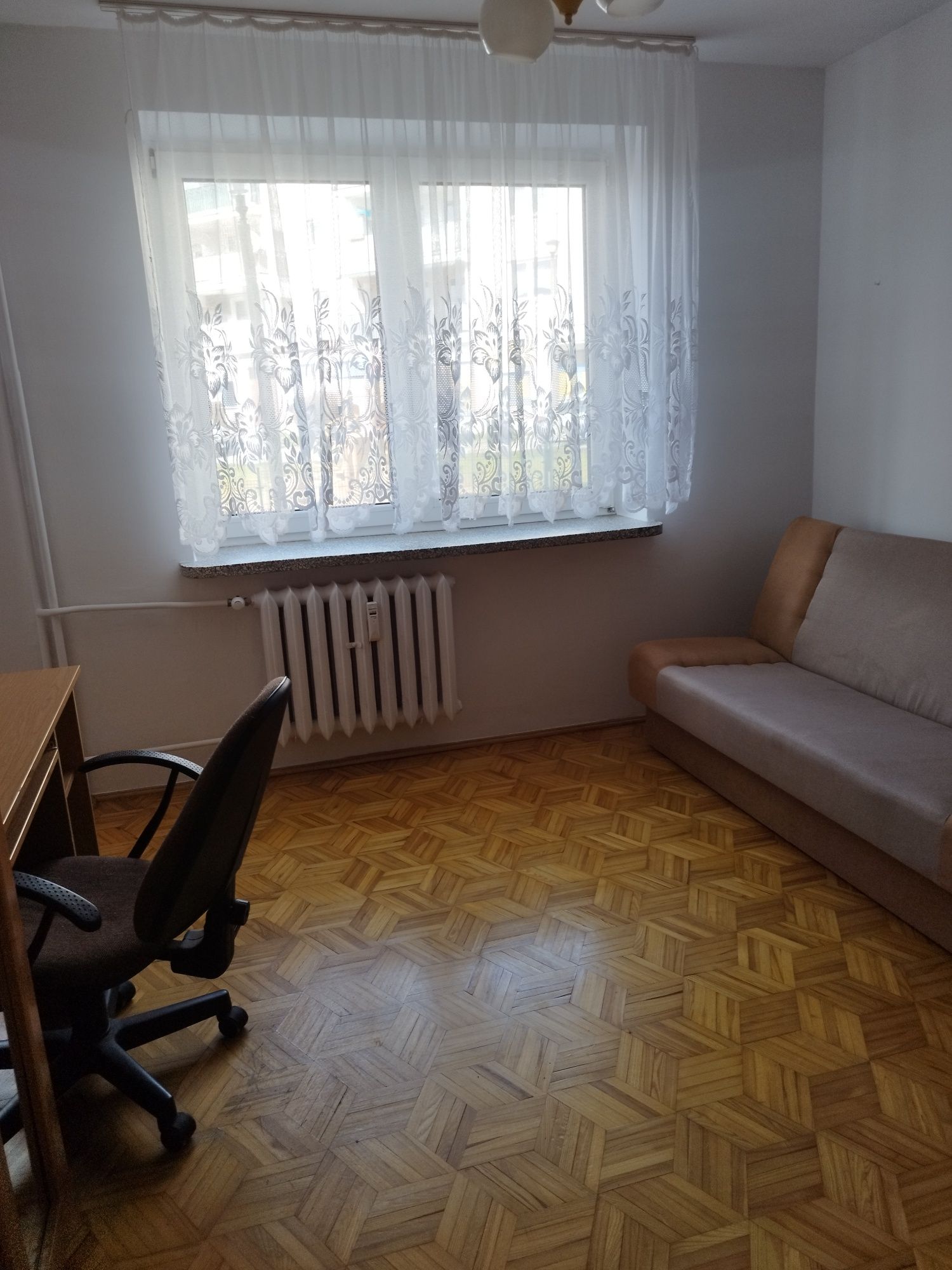 Mieszkanie dwupokojowe, Janowicza, duży balkon, parter, parking.