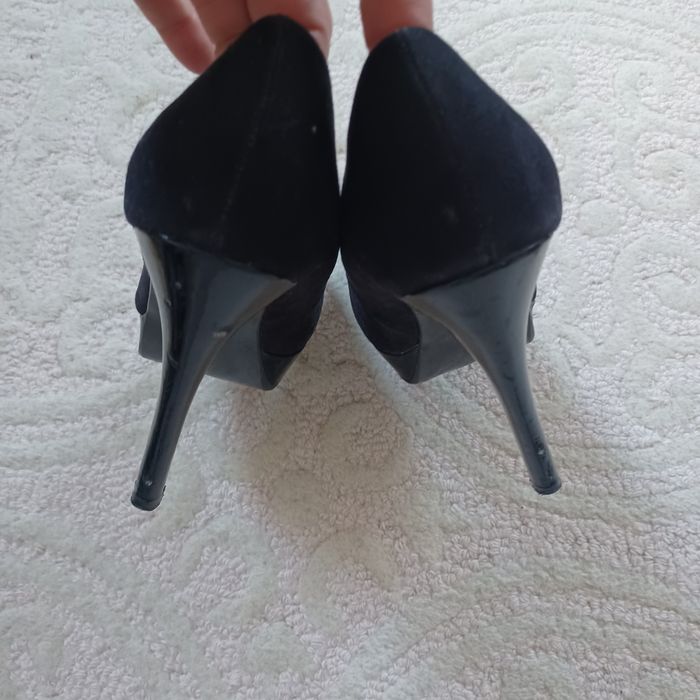 Szpilki Barratts na platformie 38