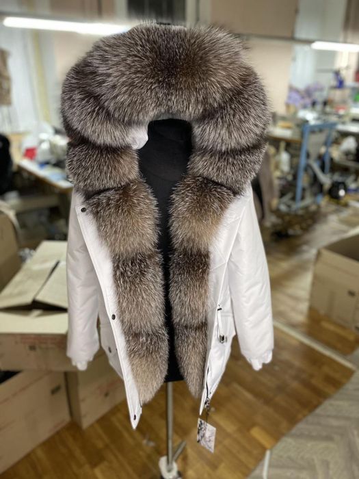 Куртка парка біла зимова з хутром блюфрост золото. Розміри з 42 до 60