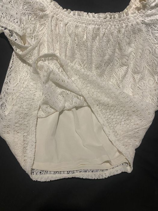 Блуза з вишивкою