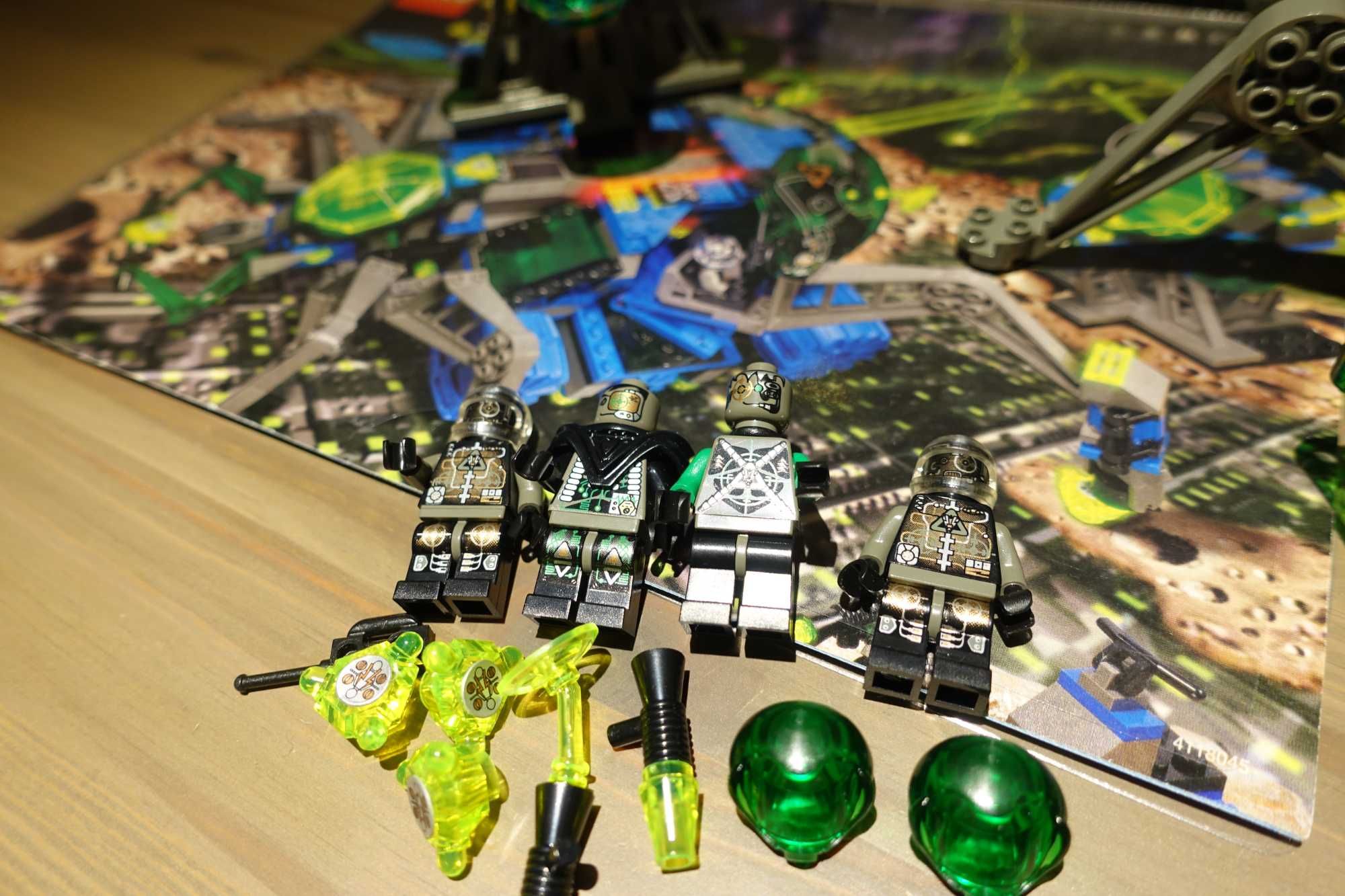 Lego 6977: Arachnoid Star Base / Arachno Base