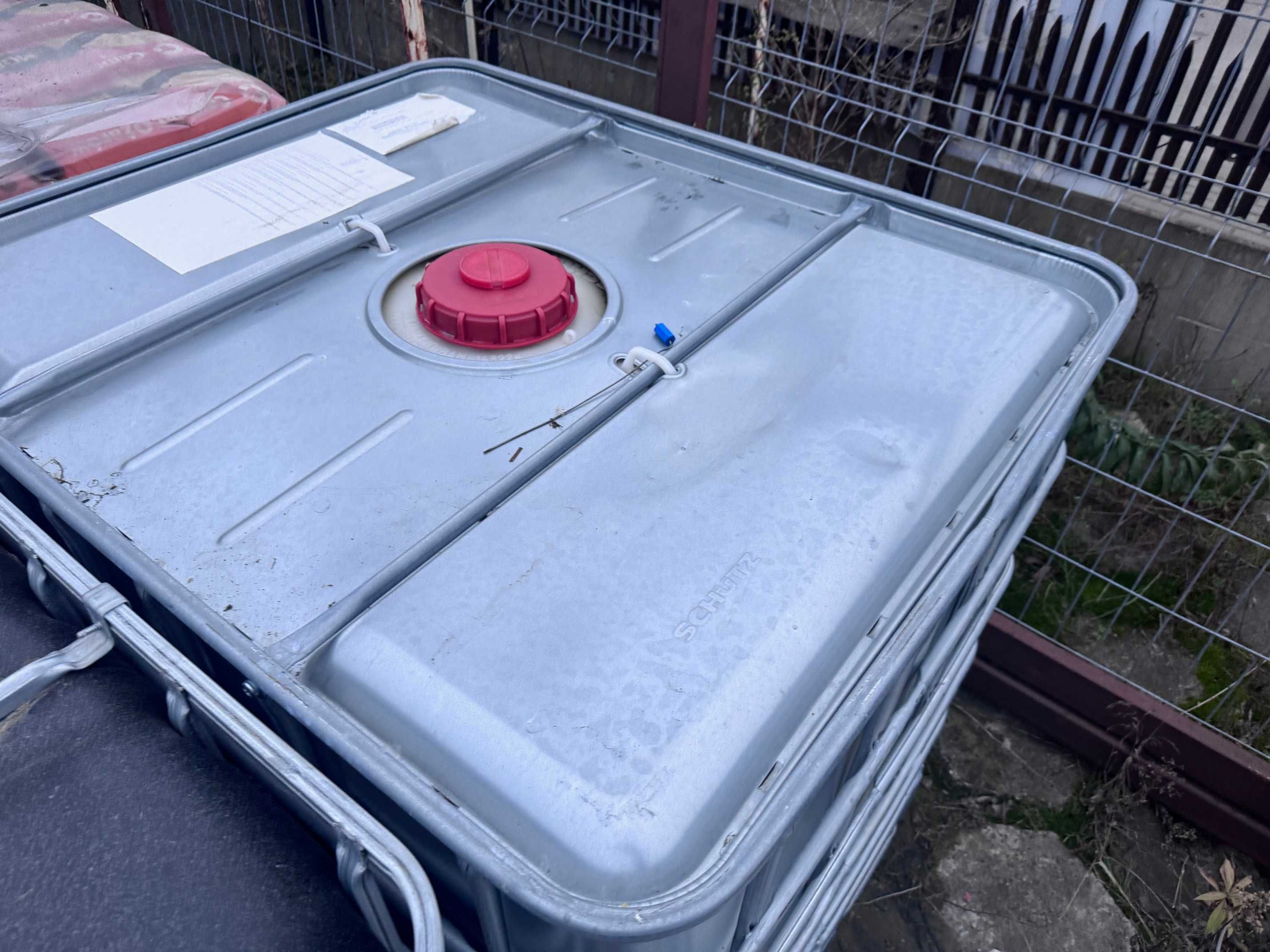 Zbiornik na deszczówkę , Mauzer , na wodę 1000L biały czarny aluminiow