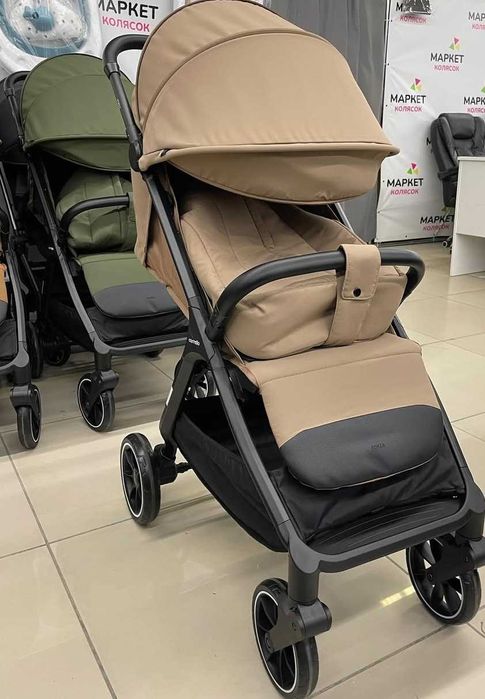 Прогулянкова коляска CARRELLO Forza EVA-колеса, складання однією рукою