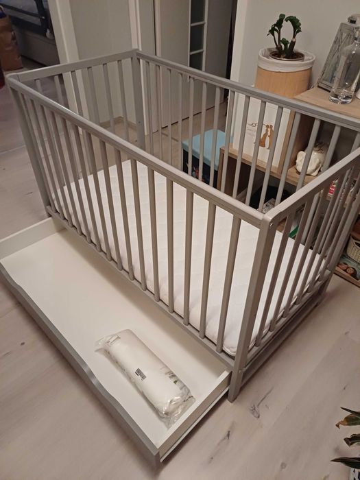 Łóżeczko drewniane