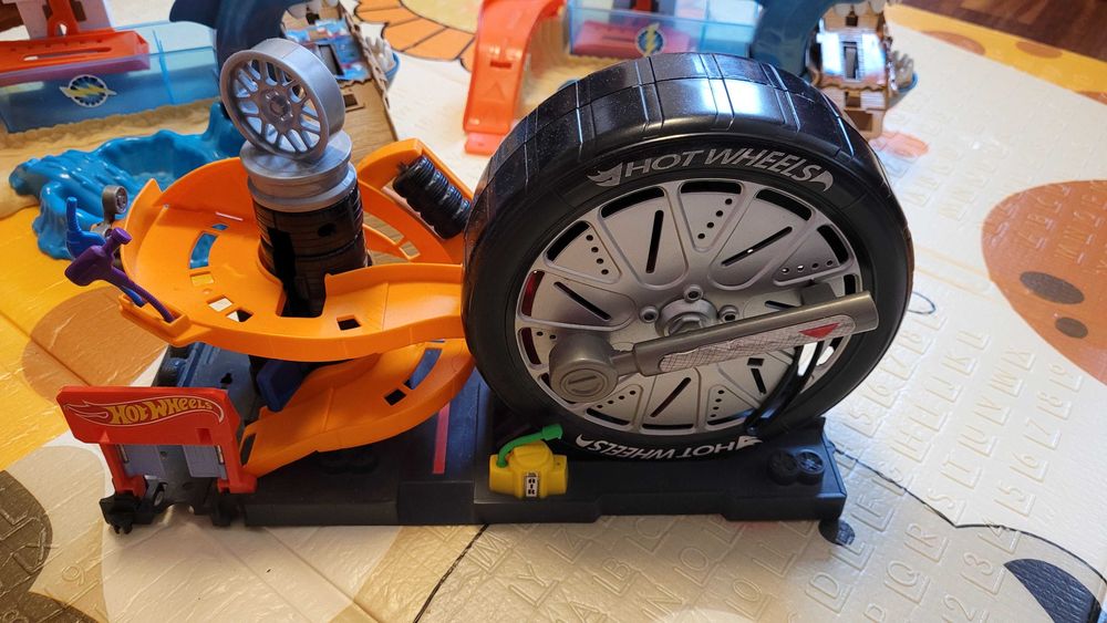 Hot Wheels City Warsztat Opon.