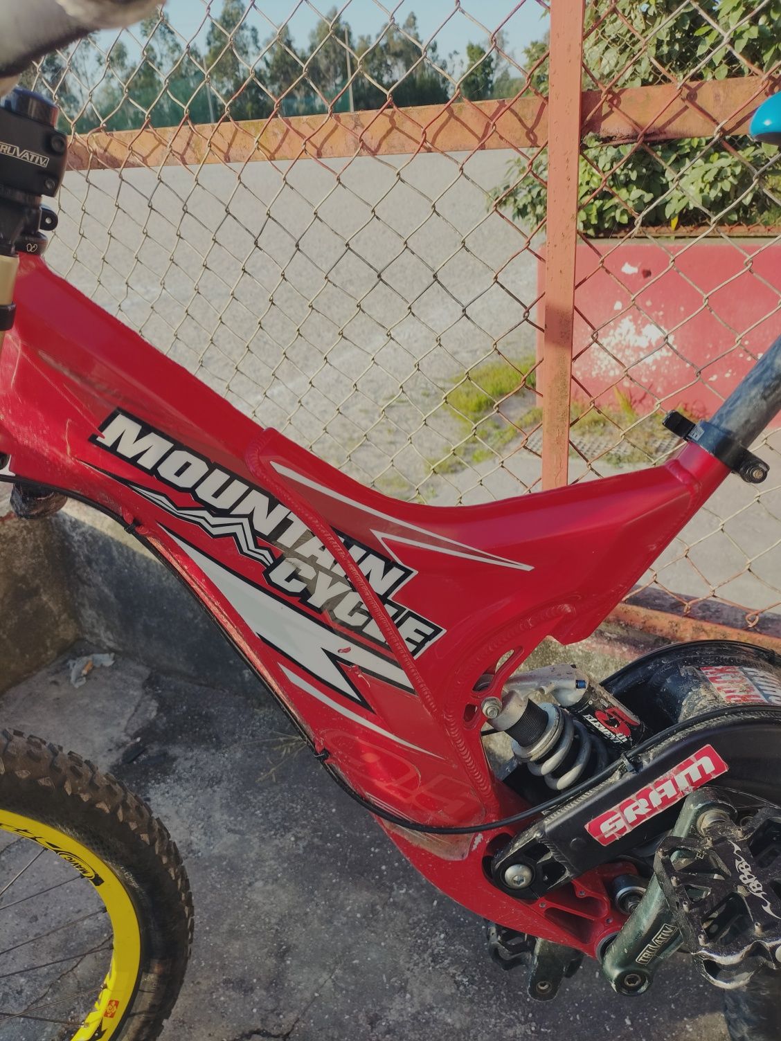 Mountain cycle 9.5 Única, ler descrição