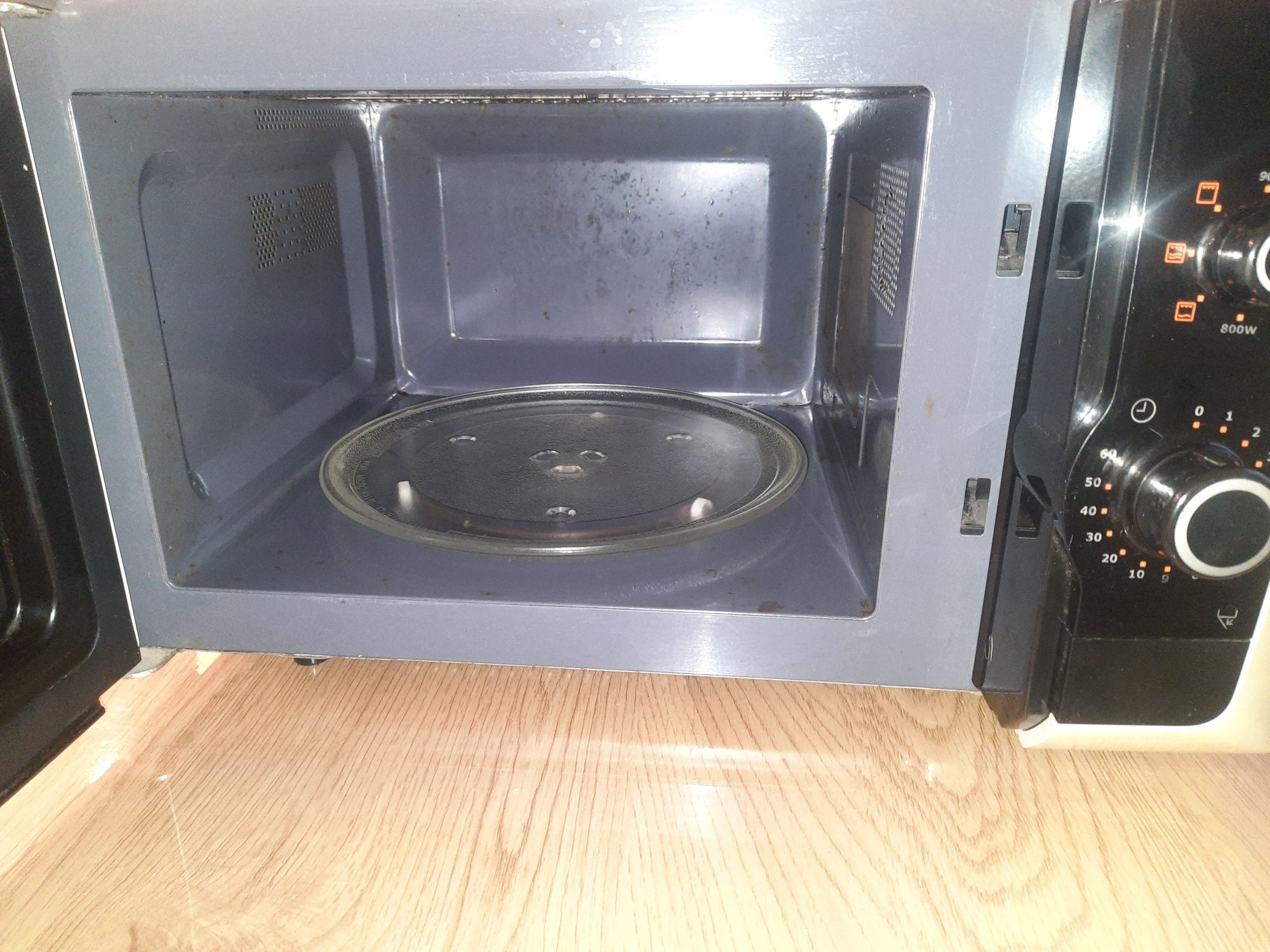 Мікрохвильова піч Electrolux EMM21150W