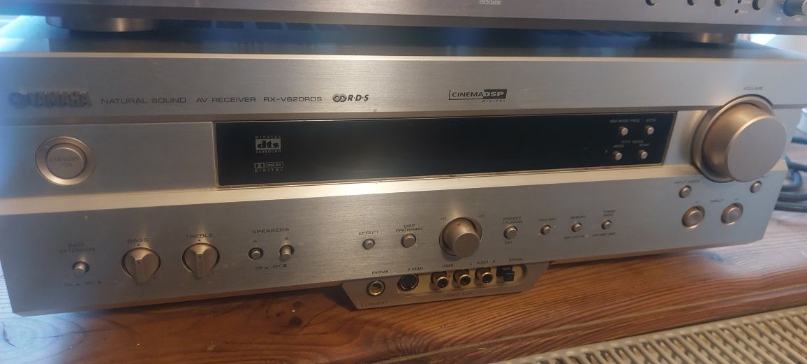 Amplituner Yamaha  RX-V620RDS + JBL 200 kino domowe