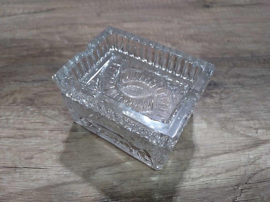 Popielniczki/papierośnice/ szkatułki. Kryształy PRL